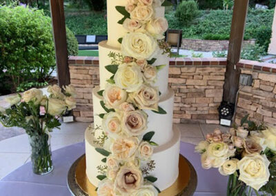 murrieta-custom-weeding-cake-design-four-tier-white-roses